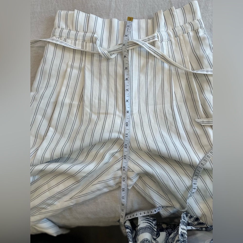 CLUB MONACO
Anreannah Wide Leg pin stripe - Picture 8 of 11